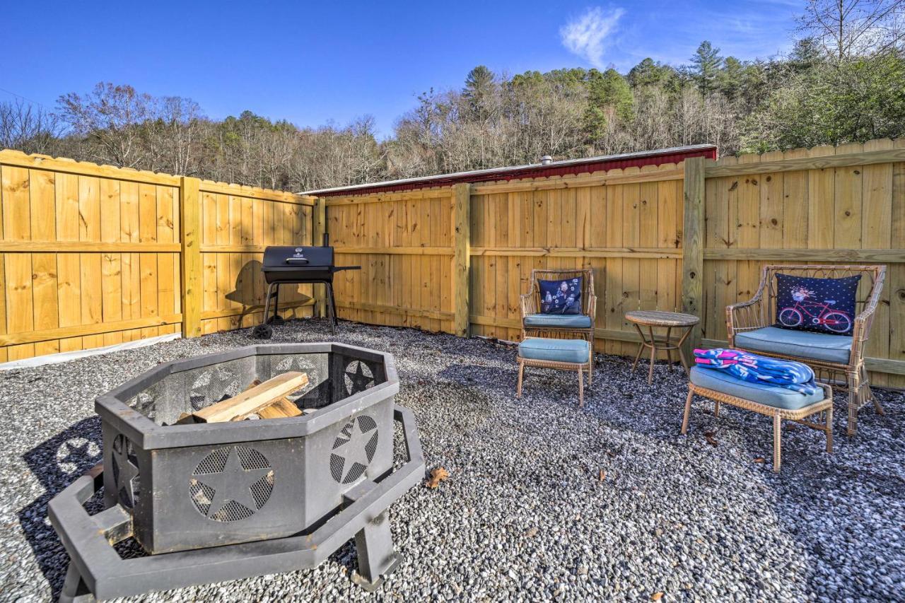 Smoky Mountain Vacation Rental With Hot Tub And Kayaks Whittier Exterior foto