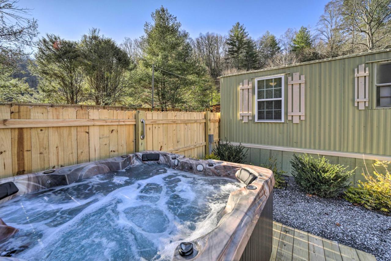 Smoky Mountain Vacation Rental With Hot Tub And Kayaks Whittier Exterior foto