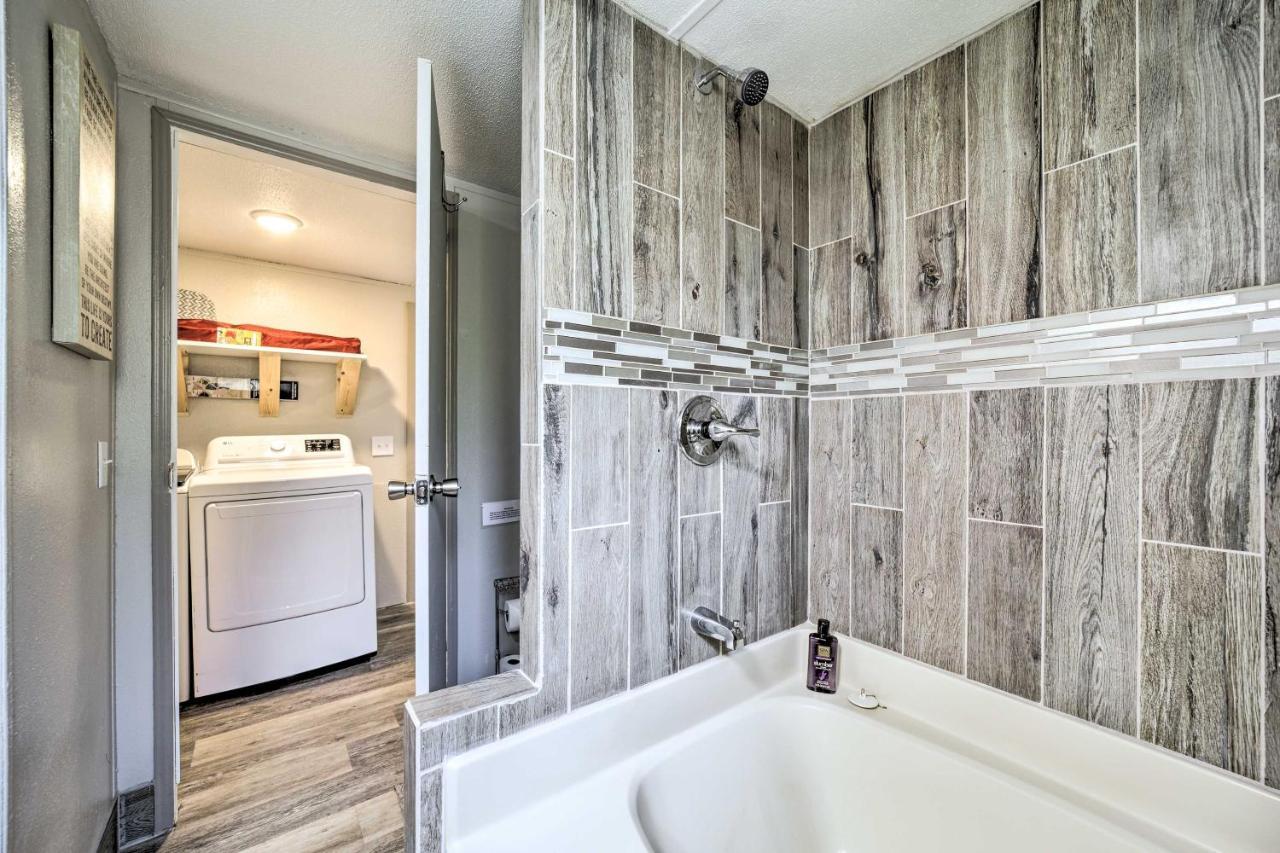 Smoky Mountain Vacation Rental With Hot Tub And Kayaks Whittier Exterior foto
