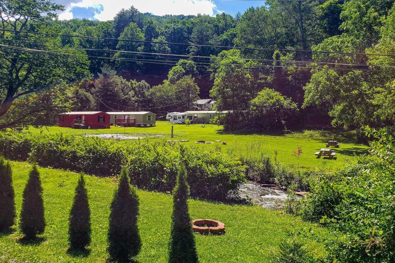 Smoky Mountain Vacation Rental With Hot Tub And Kayaks Whittier Exterior foto